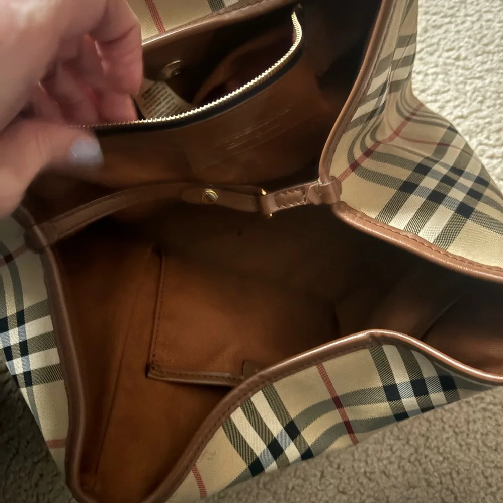 Burberry Tan and Red Check Shoulder Bag - Picture 3 of 9